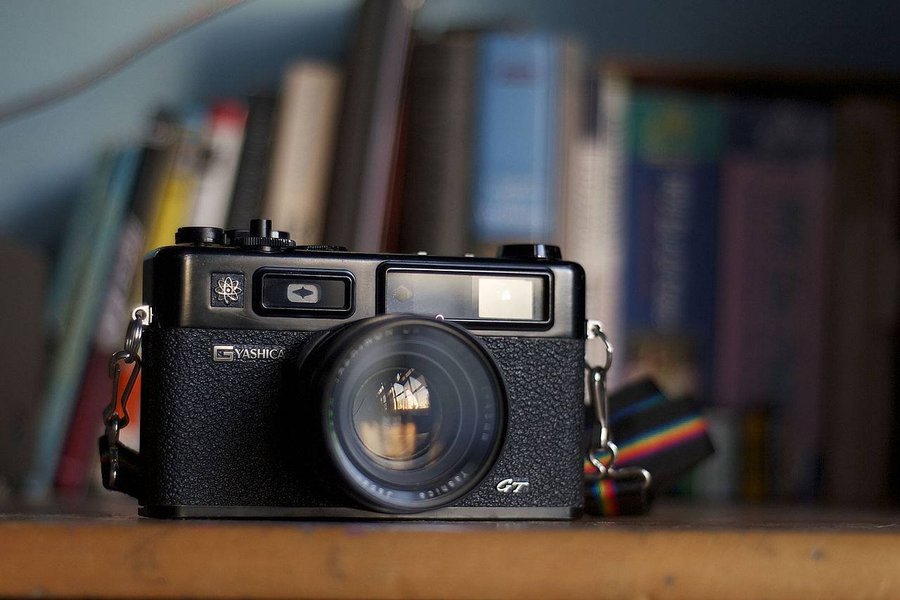 Lomopedia: Yashica Electro 35 Series · Lomography