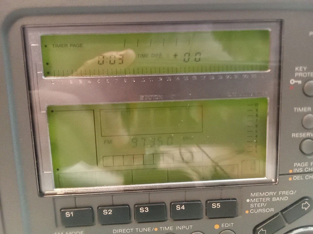 SONY ICF-SW77 Radio Short Wave Excellent Condition - LW/MW/SW/FM