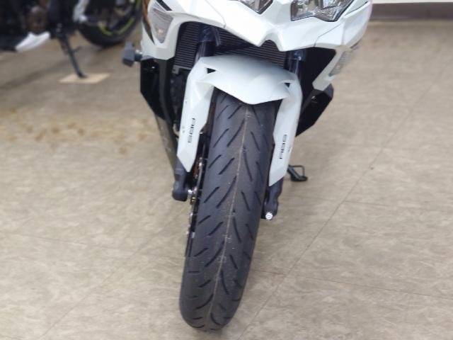 カワサキ Ninja ZX－4R SE 最新モデル パールロボティック